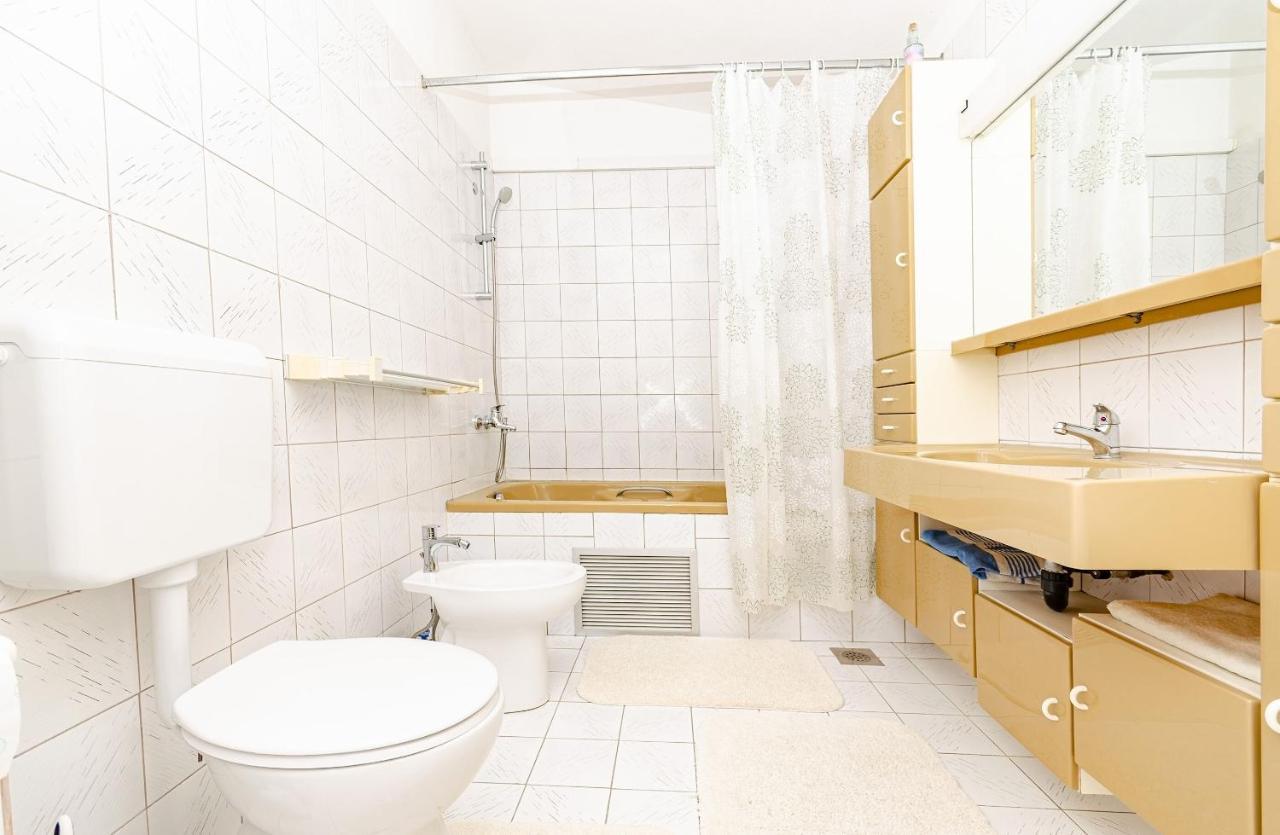 Apartments Marija Klek Bagian luar foto